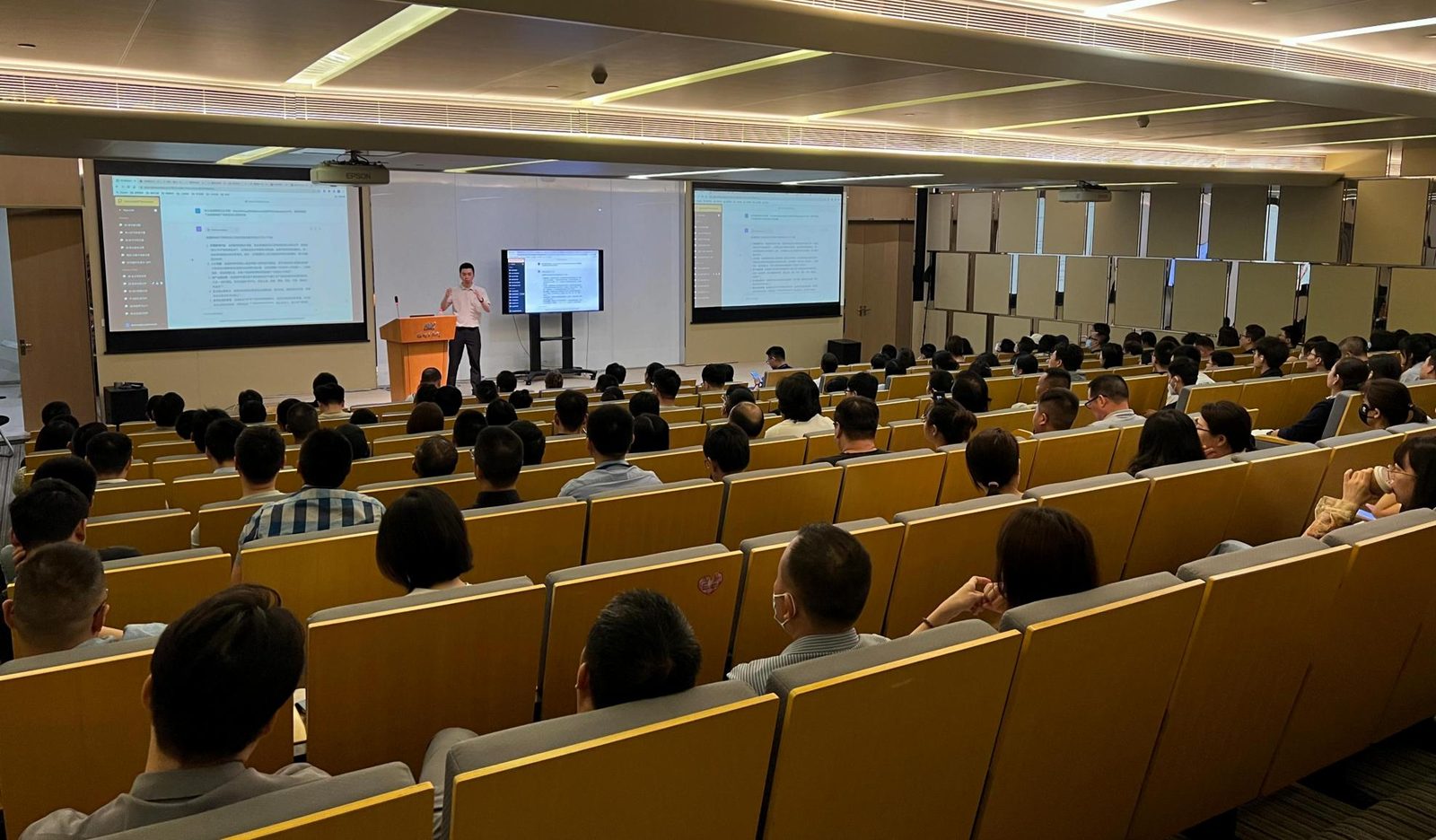 A COFCO corporate training session in progress